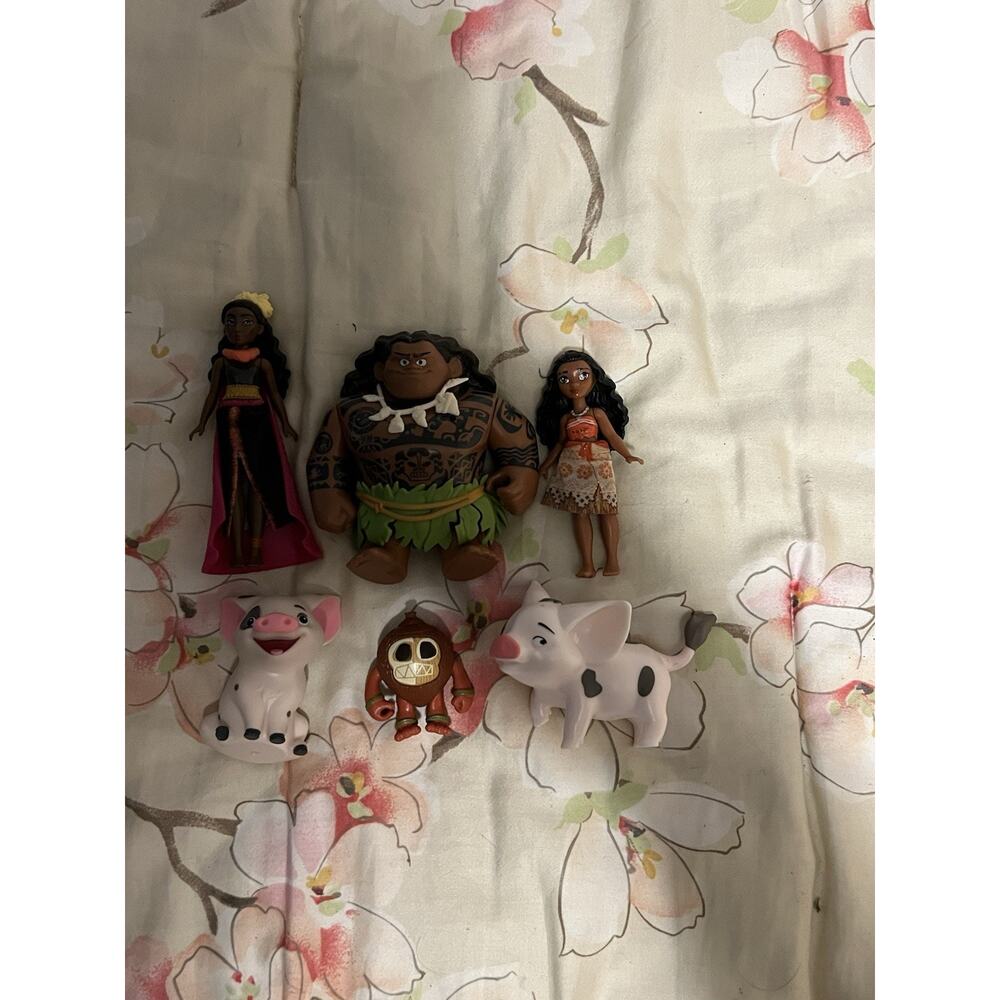 Disney Moana Maui Figures Set Of 6 Pieces 3” & 4” Very Good Conditon